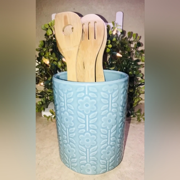 Blue /Turquoise Floral Embossed Utensils Holder NEW - Picture 3 of 4